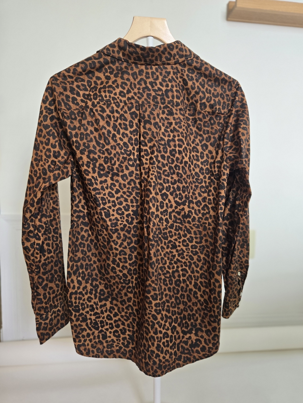 NWOT Talbots Brown and Black Leopard Print Button-Down Shirt Womens Size M - Picture 2 of 13